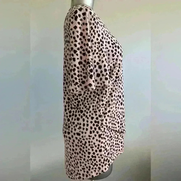 FREE 🆕Relaxed Fit V Neck Top - Picture 3 of 14